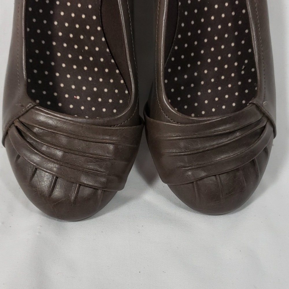 Shoes - Picture 4 of 7